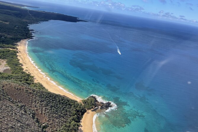 Maui -PRIVATE- Air Tour FUN: 3 Islands: (2-5 people): SEE it ALL! - Flying feel: headsets, your role at the controls, and photo tips