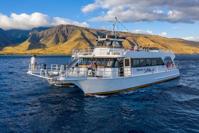 Maui Sunset Dinner Cruise - A Hawaiian Hula Experience - Sunset near Molokini crater: how the views actually play out