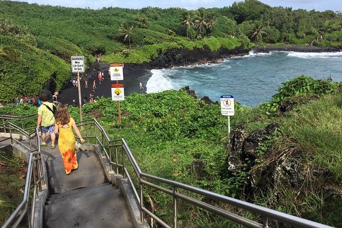 Maui Tour : Road to Hana Day Trip from Lahaina with Pick-up - Waikani Waterfalls: the waterfall photo trick is real, if you sit right