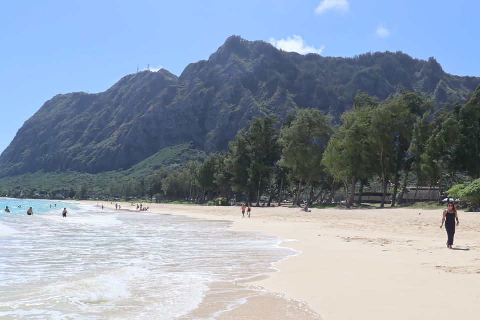 Oahu: Active Circle Island Tour - How the morning starts: Diamond Lookout, Halona Blow Hole, and photo breaks