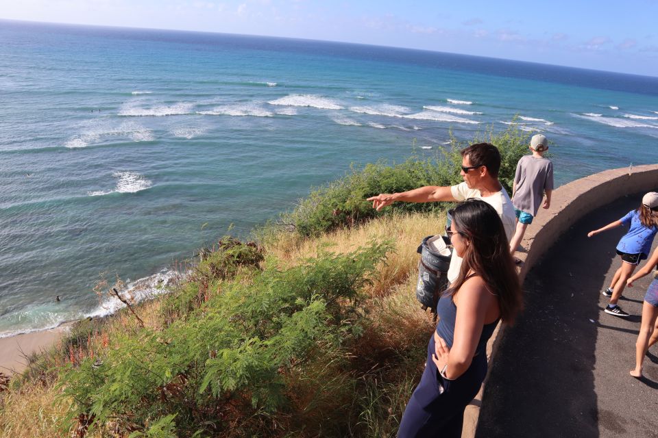 Oahu: Active Circle Island Tour - Macadamia nut farm and China Man’s Hat: small stops with good stories