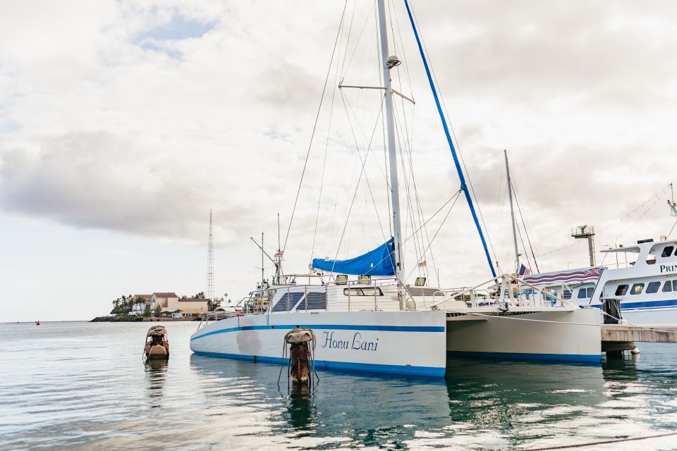 Oahu: Diamond Head Cruise with Drinks & Appetizers - Crew, Captain, and the On-Board Vibe
