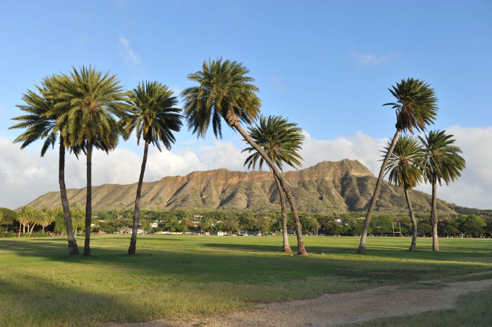 Oahu: Diamond Head Hike with Roundtrip Transportation - Hitting Diamond Head Before the Island Gets Busy