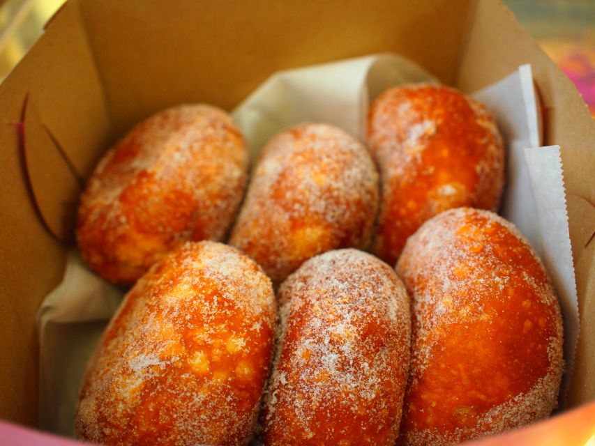 Oahu: Diamond Head Sunrise Hike with Acai Bowl and Malasada - Cafe Bogart’s Mini Açaí Bowl: Local Morning Fuel