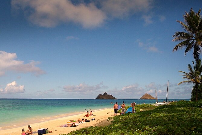 Oahu Grand Circle Island Experience Departing from Kauai - Koko Marina Center for Leonards Bakery Malasada Break