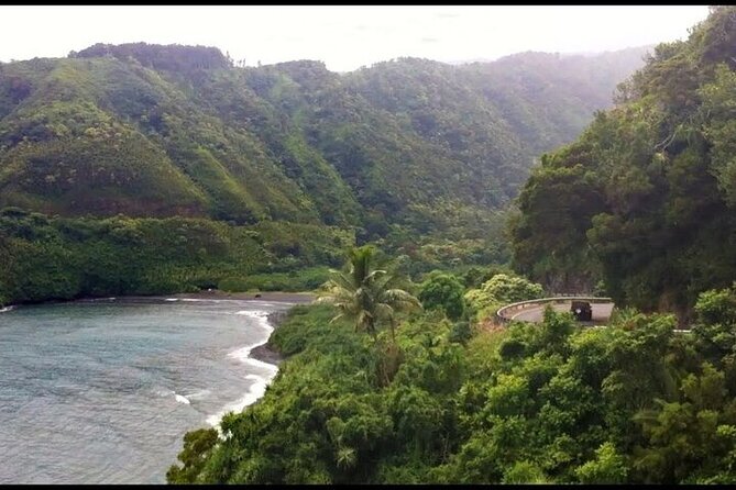 Oahu Grand Circle Island Experience Departing from Maui - Sandy Beach (Broke Neck Beach) and the Roadside Rhythm