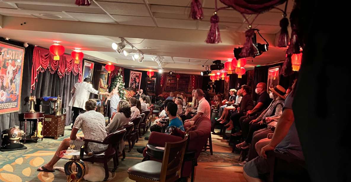 Oahu: Hilton Waikiki Beach Hotel Magical Mystery Show - A Victorian Parlor Show on Oahu, Set Right in Waikiki
