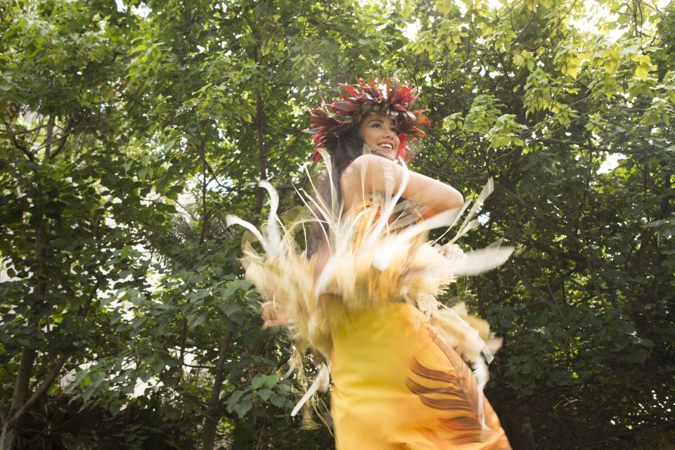 Oahu: Islands of Polynesia and "HA: Breath of Life Show" - Canoe Pageant: the show inside your walking day