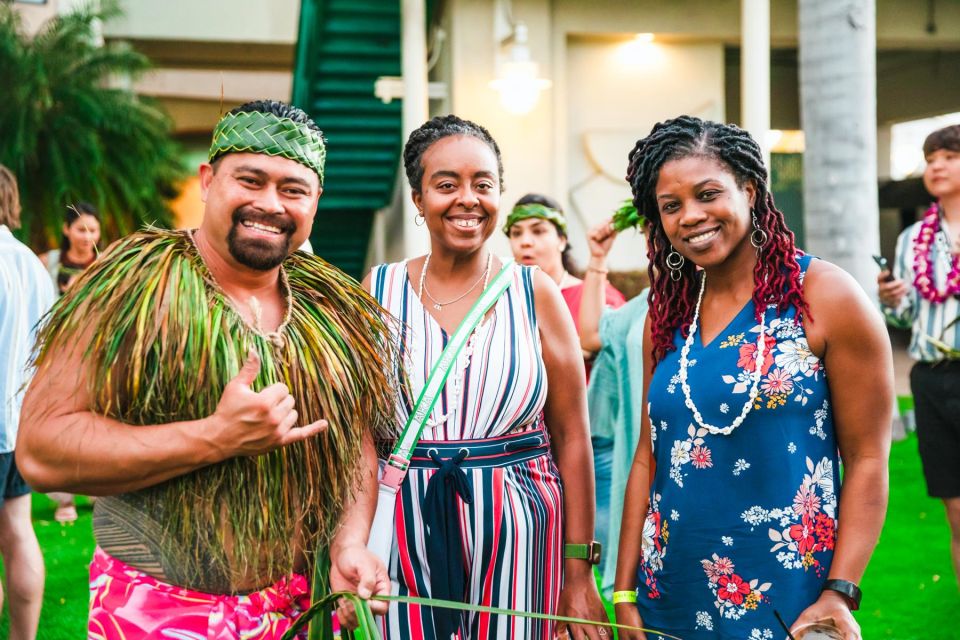 Oahu: Ka Moana Luau Dinner and Show at Aloha Tower - Seats and upgrades: front row can be worth it, or not