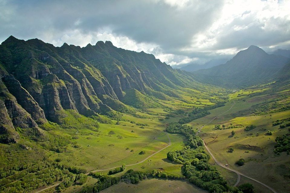 Oahu: Kualoa Movie Sites, Jungle, and Buffet Tour Package - Getting There: Secret Island Check-In and Your 45-Minute Buffer