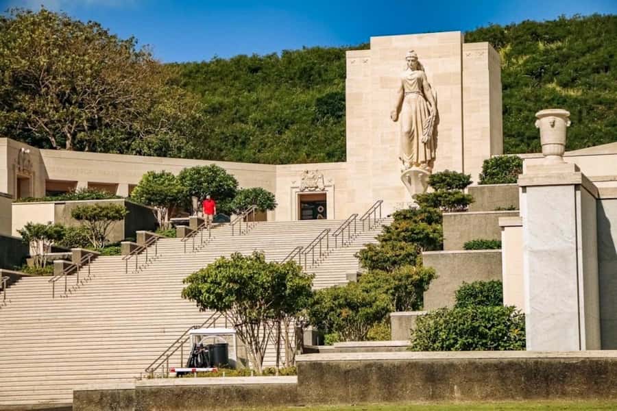 Oahu: Pearl Harbor and Historic Honolulu Half Day - Visitor Center first: what the guided start is doing for you