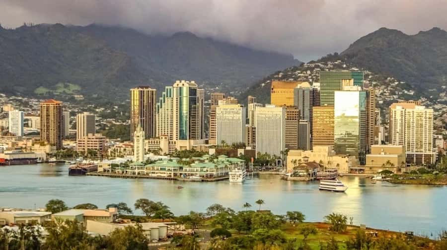 Oahu: Pearl Harbor and Historic Honolulu Half Day - USS Arizona Memorial access: shuttle, boat ride, and weather reality