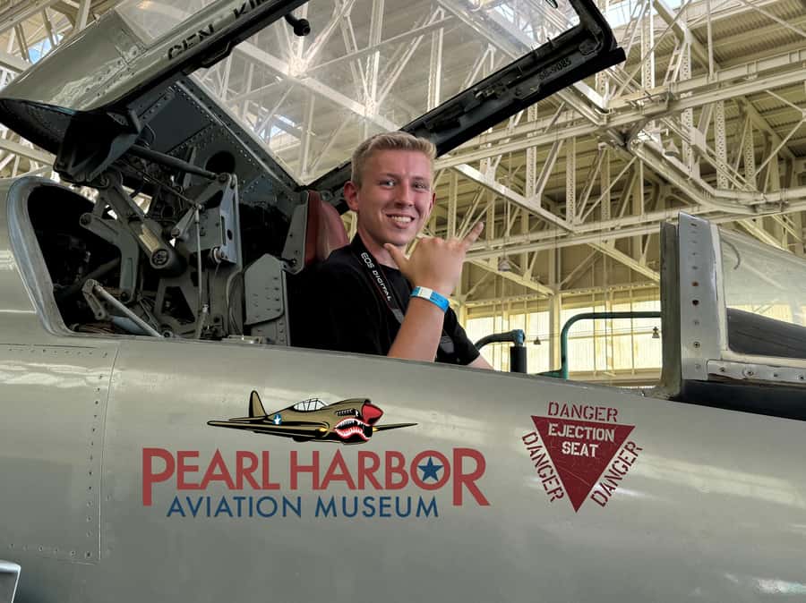 Oahu: Pearl Harbor Aviation Museum Entry Ticket - Pearl Harbor Aviation Museum: what you’re really buying