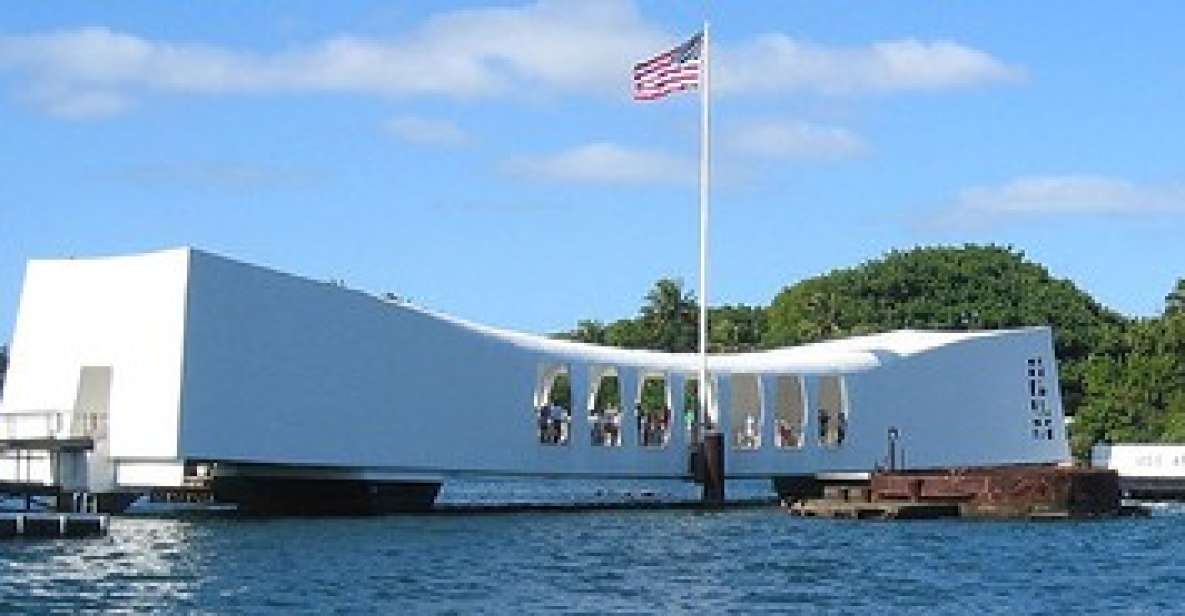 Oahu: Pearl Harbor Heroes Deluxe Experience - Waikiki Hotel Pickup and a Narrated Coach Ride