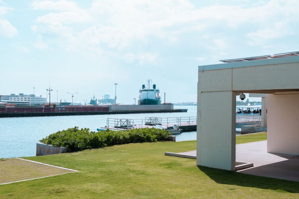 Oahu: Pearl Harbor, USS Arizona, and City Highlights Tour - Punchbowl National Cemetery and the Courts of the Missing