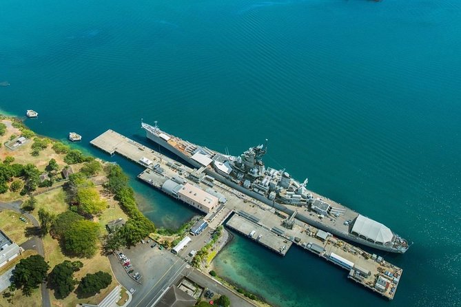 Oahu: Pearl Harbor USS Arizona Memorial & Battleship Missouri - USS Arizona Memorial boat ride: the moment you remember