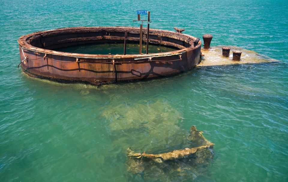 Oahu: Pearl Harbor, USS Arizona, Might Mo, & Honolulu Tour - Pearl Harbor and Honolulu in one 7-hour day