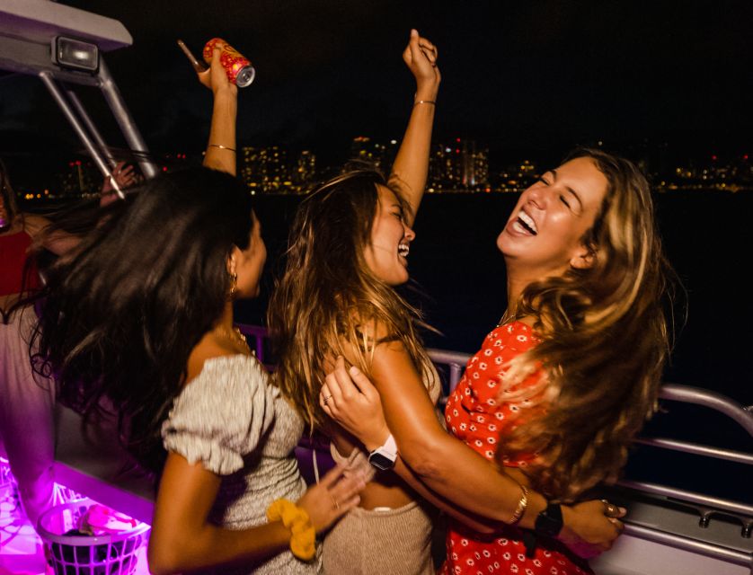 Oahu: Premium Waikiki Sunset Party Cruise with Live DJ - Friday Night Fireworks From the Seaside (If Your Date Lines Up)