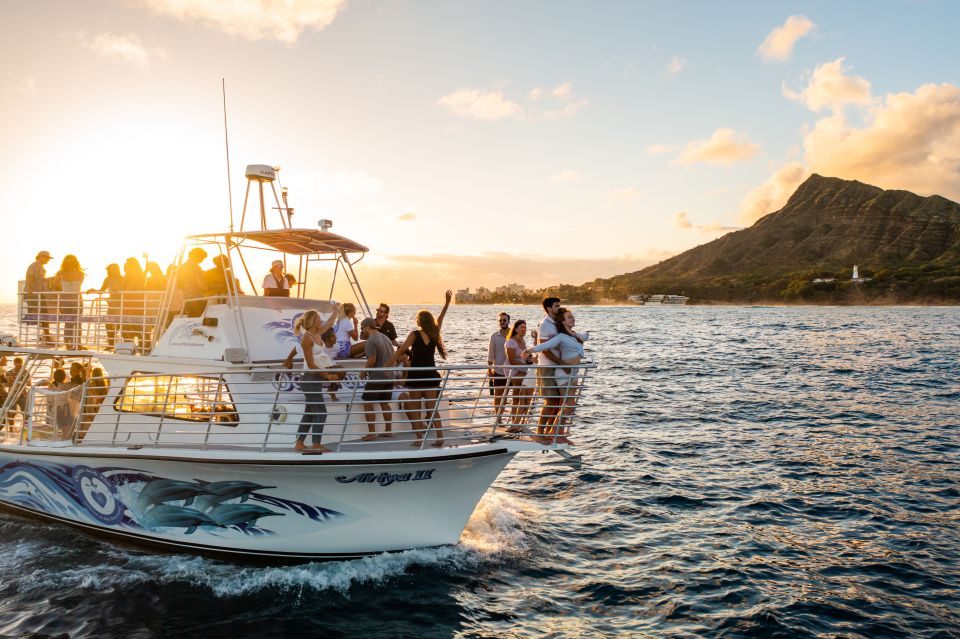 Oahu: Premium Waikiki Sunset Party Cruise with Live DJ - Bar Value: Free Drink Ticket, Unlimited Cup, and Realistic Drink Expectations