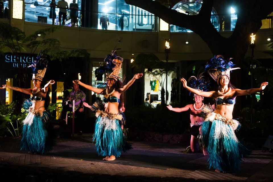 Oahu: Queens Waikiki Luau - Queens Waikiki Luau: culture, dinner, and fireknife in 150 minutes