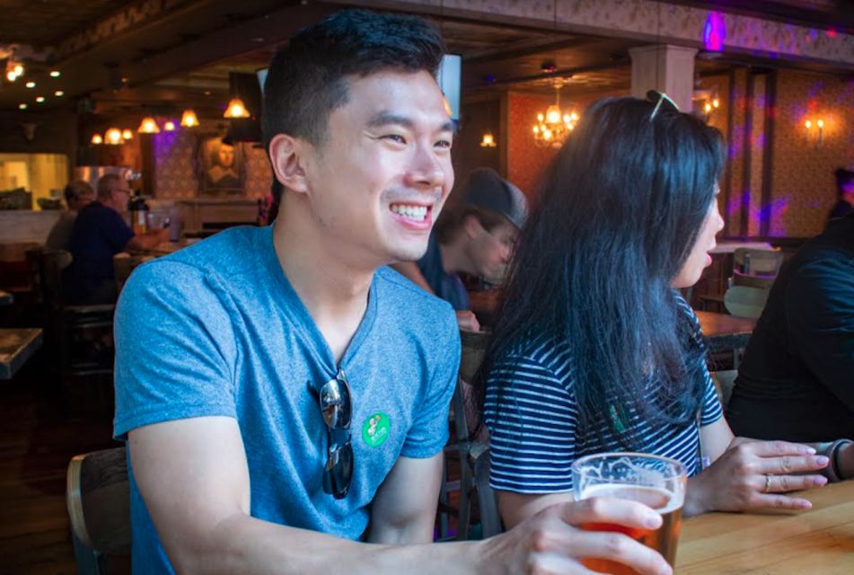 Oahu: Sips & Secrets of Hawaii Pub Crawl - Stop-by-stop history: how the guide makes Hawaiian stories fit bar time