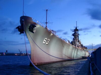 Oahu: The Best of Pearl Harbor Full-Day Tour - USS Arizona Memorial: Historic Footage First, Then the Boat Ride Over the USS Arizona