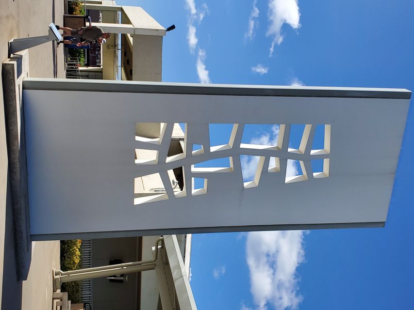 Oahu: USS Arizona Memorial Chief's Narrated Multimedia Tour - Who’s telling the story: Jamie Lee Curtis, survivors, and NPS historians