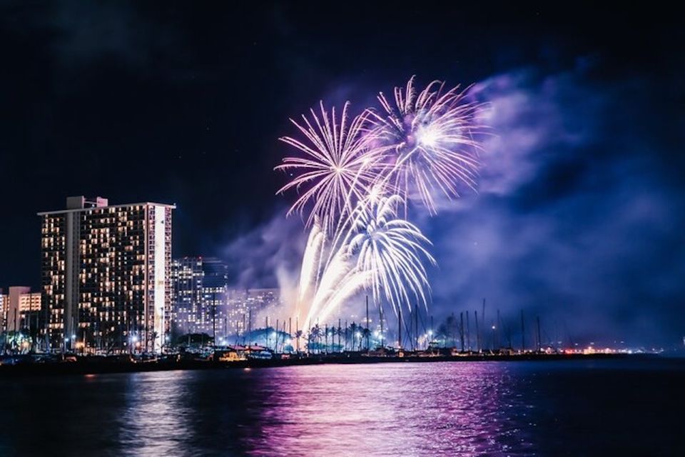 Oahu: Waikiki Friday Night Fireworks Catamaran (Wahine Koa) - Should You Book This Waikiki Fireworks Catamaran?