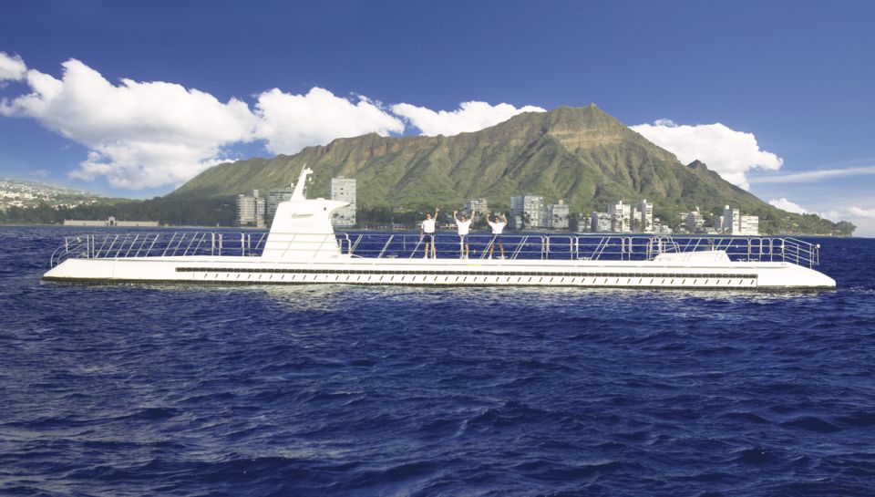 Oahu: Waikiki Submarine Tour - Atlantis XIV in Waikiki: big views, real comfort