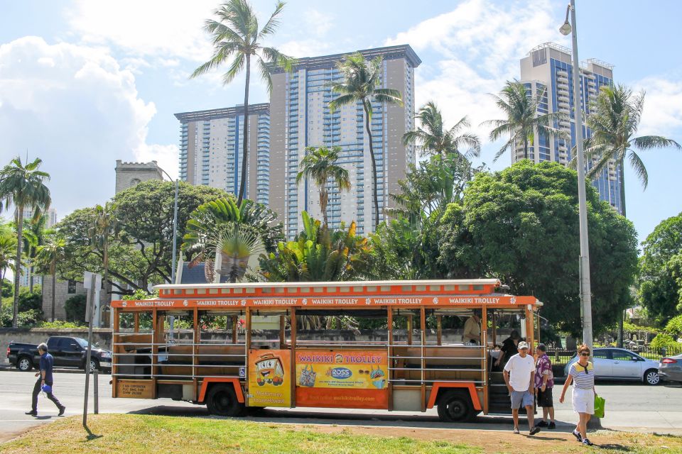 Oahu: Waikiki Trolley Hop-on Hop-off All-Line Pass - Green Line to Diamond Head and KCC Farmers’ Market