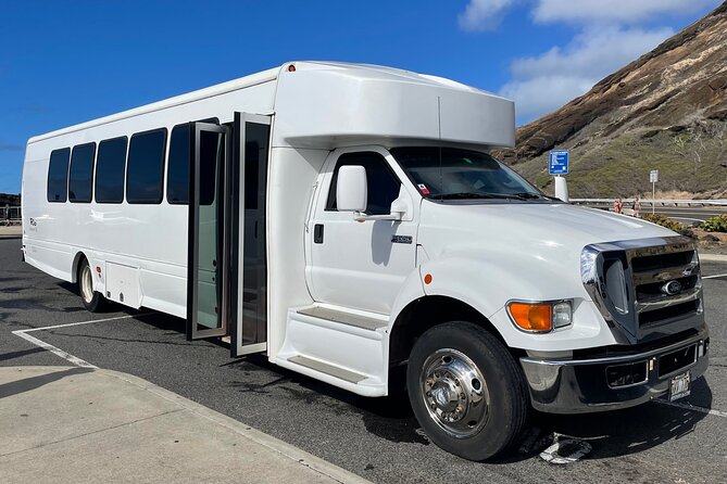 Oahu's Ultimate Grand Circle Island Tour with Snorkeling and More - Kahuku Farms and the North Shore: Fruit, Surf, and Turtle-Beach Energy