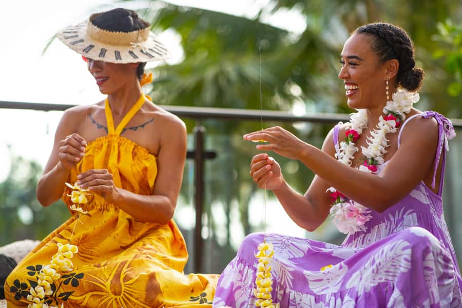 Oʻahu: Nā Lei Aloha Lūʻau & Dinner or Cocktail Show Option - Dinner at the Hyatt buffet: what you should plan to eat