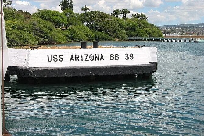 Pearl Harbor USS Arizona Memorial & Battleship Missouri - Punchbowl Crater: A Quiet, Powerful Pause Above the City