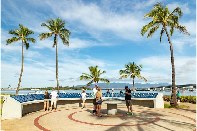 Pearl Harbor with USS Arizona and Hawaiian Kingdom History Tour - Downtown Honolulu’s monarchy thread: Iolani Palace and the Kamehameha Statue