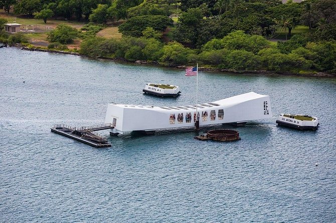 Premium Pearl Harbor Small Group Tour with Lunch - Lunch on tour: included fuel without adding another stop