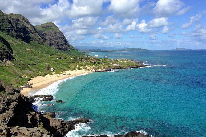 Private Oahu Van Tour - Halona Blowhole: quick, dramatic coast drama without the long commitment