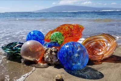 Private One Piece Glassblowing Lesson for 1 or 2 People - Choosing your piece and colors before the heat takes over
