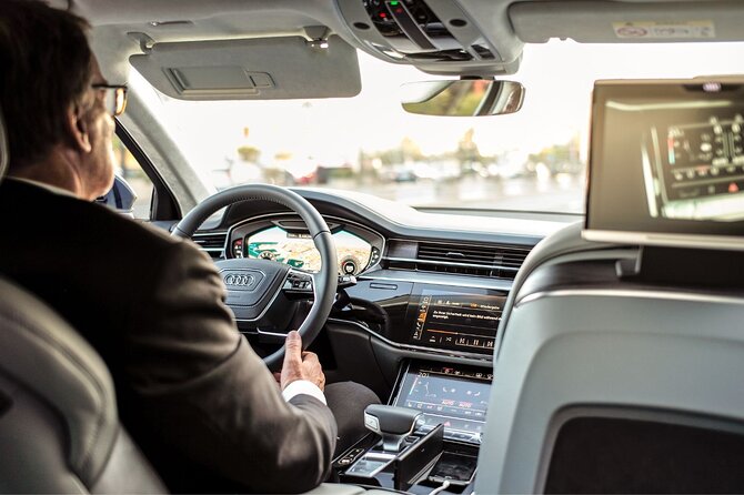 Private One-way Airport Transfer Honolulu Airport To Honolulu - Waiting for Delays: What Goes Right and What Can Go Wrong