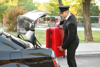 Private One-way Airport Transfer Honolulu Airport To Honolulu - The Pickup Moment: Meet and Greet, Then Hit the Road