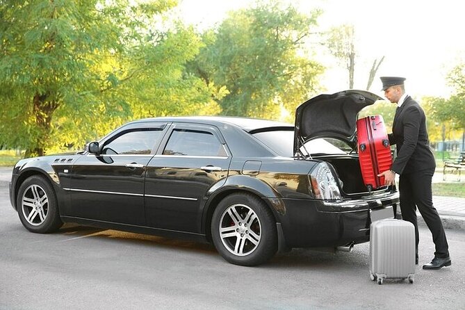 Private One-way Airport Transfer Honolulu Airport To Honolulu - Vehicle Expectations: Luxury on Paper vs What Shows Up