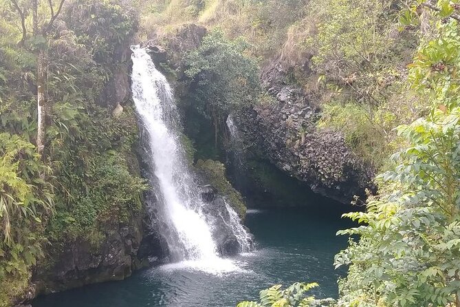 Road To Hana: Maui Waterfall Hiking Tour in Private Jeep - Black sand beach, sea turtles, and the payoff moments