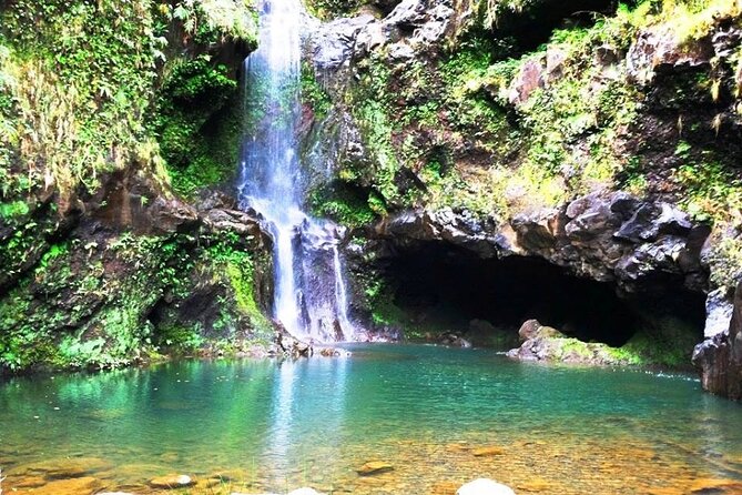 Road to Hana Private Jungle Tour - Hana Town: Lunch and the Pace Reset