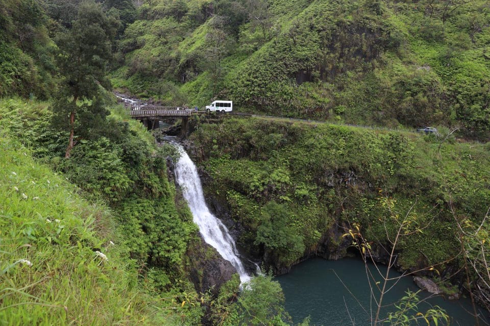 Road to Hana: Professional Guide, Food, Swimming, Waterfalls - Wai’anapanapa Black Sand Beach: The Reservation Stop You Want Done Right