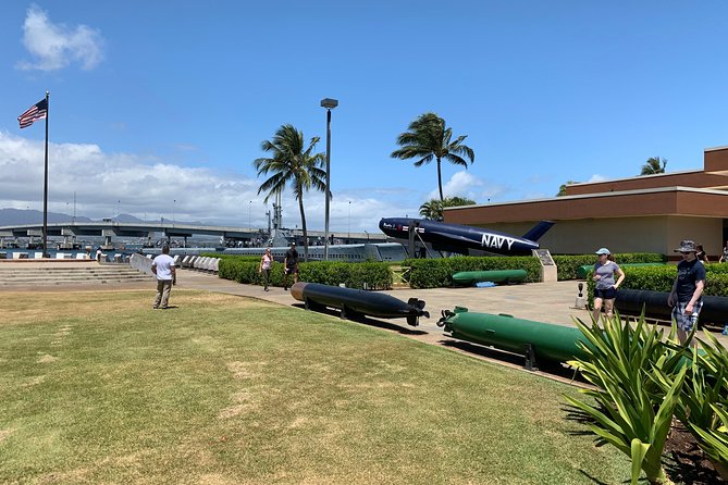 Small Group-Oahu Tour, Dole Plantation, Northshore, Sunset Beach - Aliʻiolani Hale symbolism: the weirdly fascinating capitol building