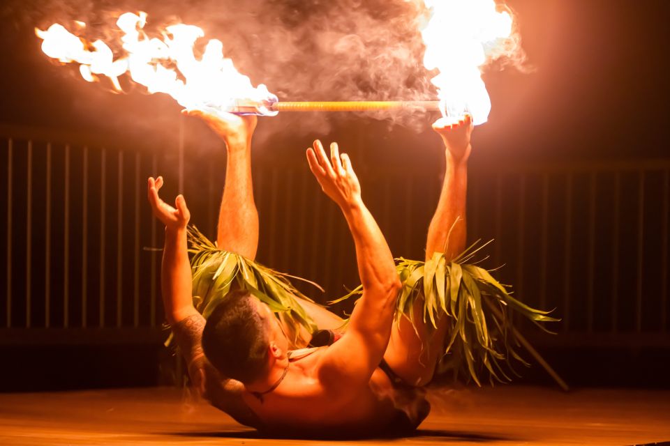 South Maui: Gilligans' Island Luau with Dinner and Drinks - Drinks and dinner flow: how the open bar and buffet work together