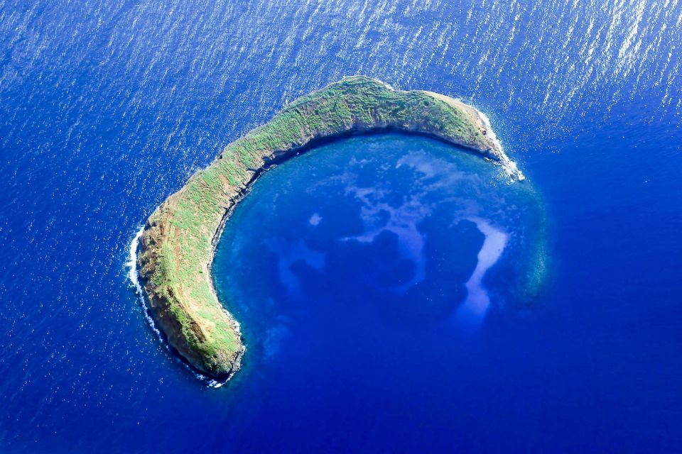 South Maui: Molokini & Turtle Town Snorkeling Tour with Meal - South Maui start: getting on board fast at Maalaea Harbor