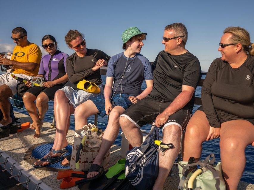 South Maui: Snorkel to Coral Gardens or Molokini Crater - Food, drinks, and the “stay on deck” payoff after snorkeling