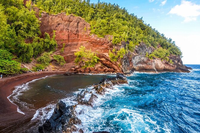 Stellar HI Tours- 15 person van-your own private tour to Hana! - Key highlights you’ll feel right away