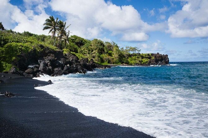 VIP Private Full-Day Road to Hana Tour - The Road to Hana drive: bridges, turns, and rainforest rhythm