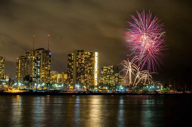 Waikiki Friday Fireworks Cruise Including Transportation - Stop at E Sea Diver: what you should expect before the fireworks